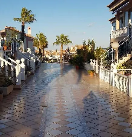 Appartamento Traumwohnung Mit Herrlicher Terrasse ,wlan Pool, Gruengelegener Anlage *